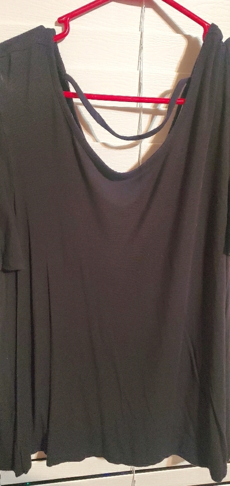 Flutter sleeve tee